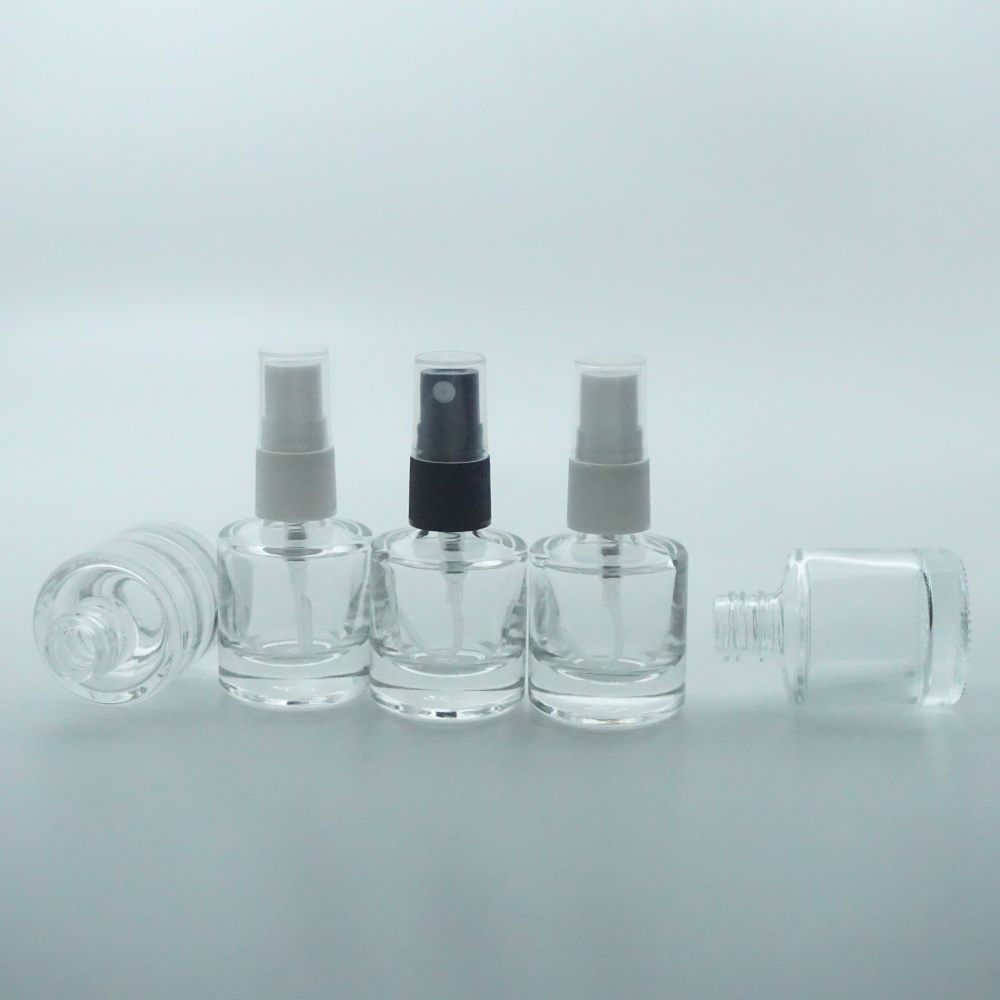 8 ML PLASTİK SPREY VE KAPAKLI ŞİŞE